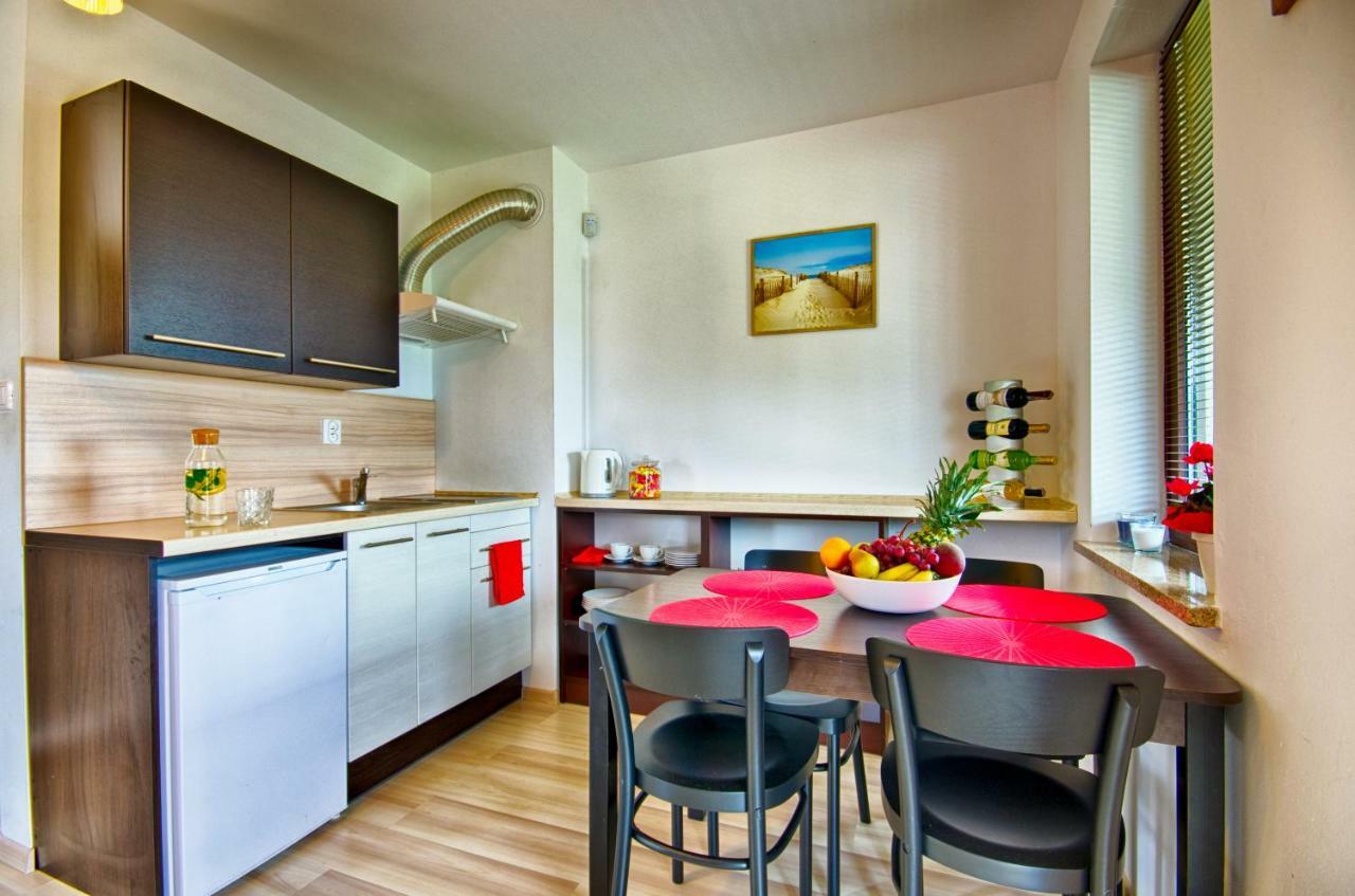 Apartamenty Pod Debem Виче Екстериор снимка
